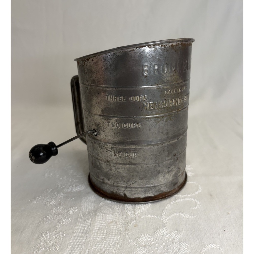 Vintage Bromwell 3 Cups Metal Measuring Sifter Manual Hand Crank w/ Handle